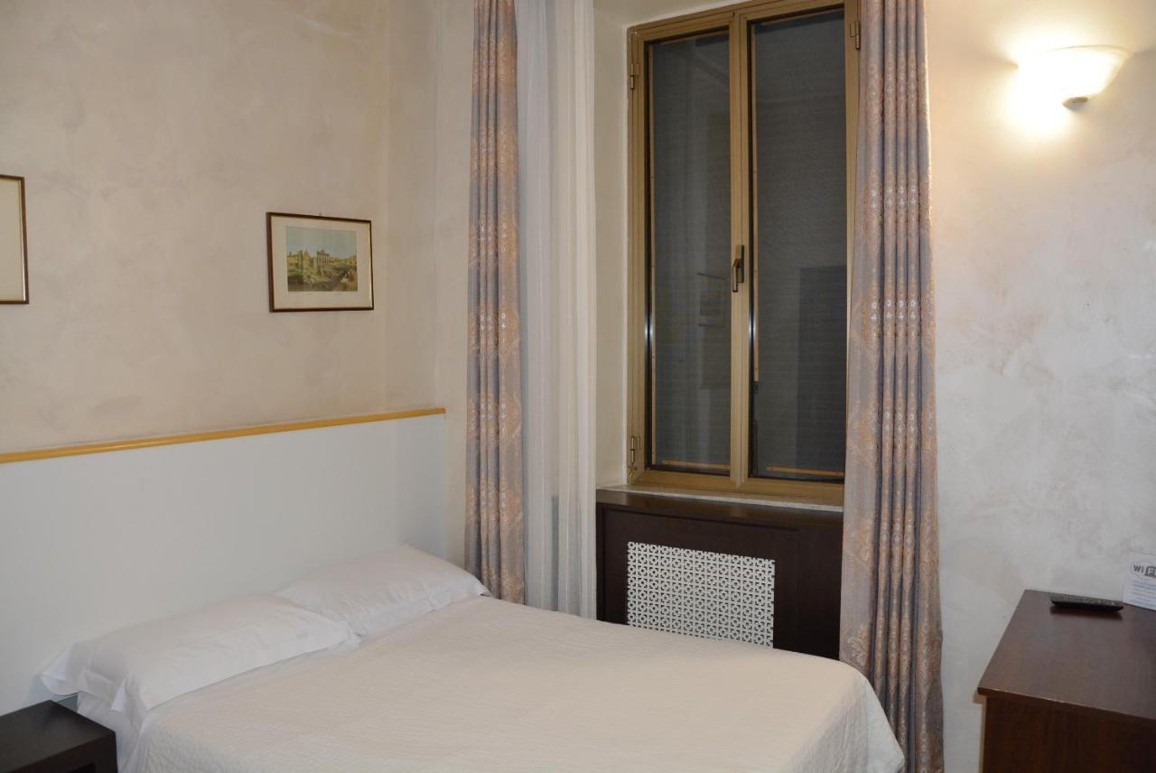 Hotel Roma Carina Zewnętrze zdjęcie