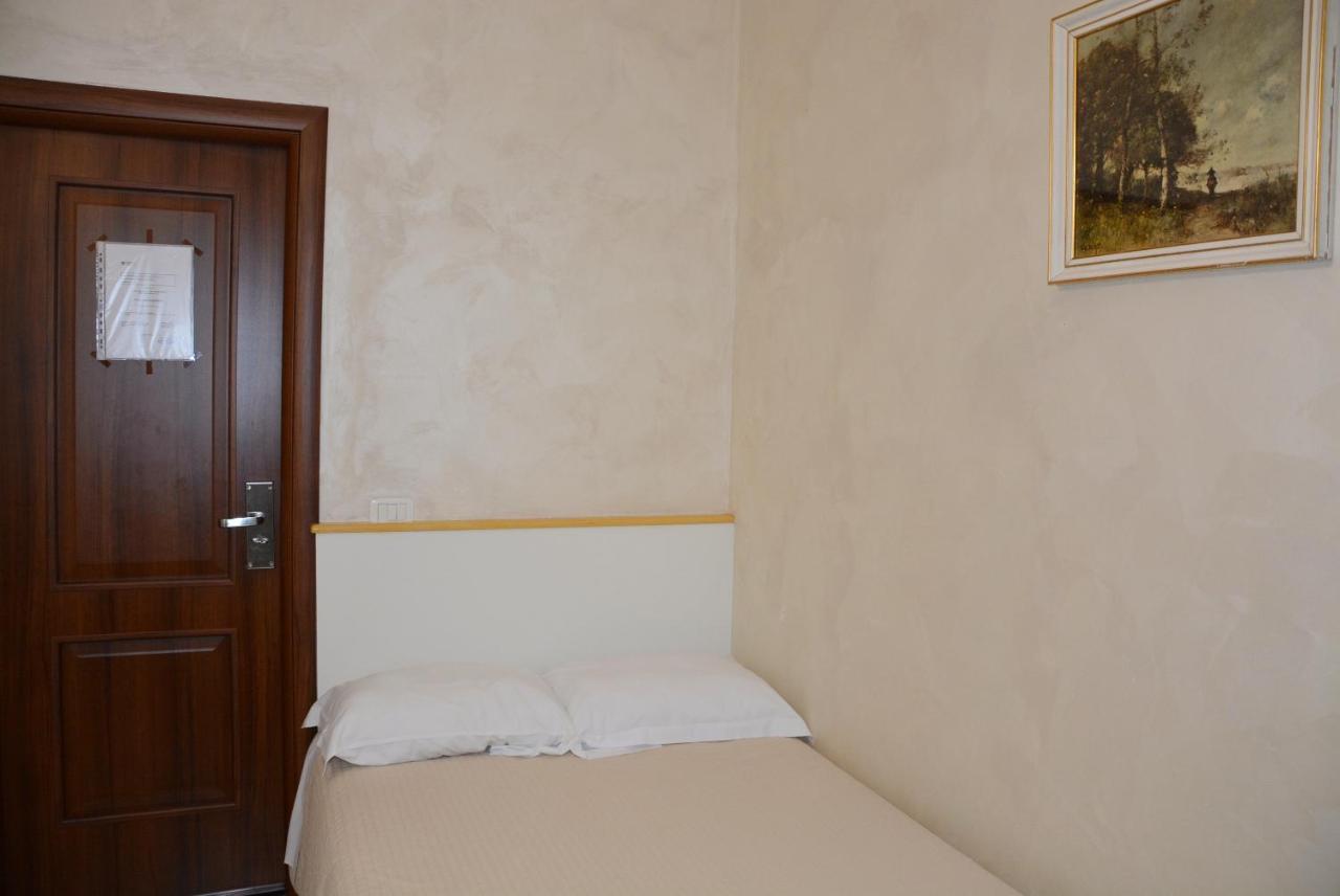 Hotel Roma Carina Zewnętrze zdjęcie